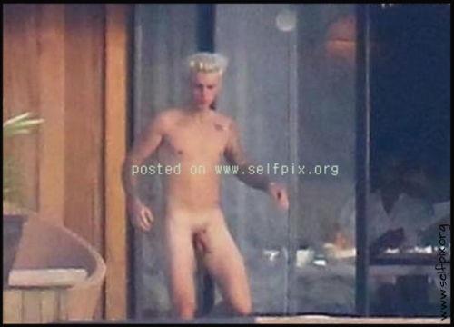 justin_bieber_naked/Justin Bieber Fully Naked Pics from his Bora Bora Vacation 2015
